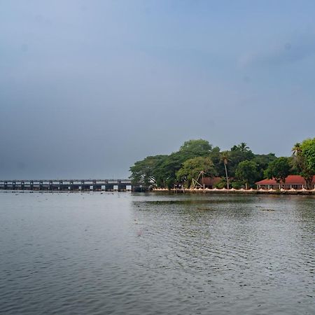 Ktdc Kumarakom Gateway Resort Alappuzha Exteriör bild